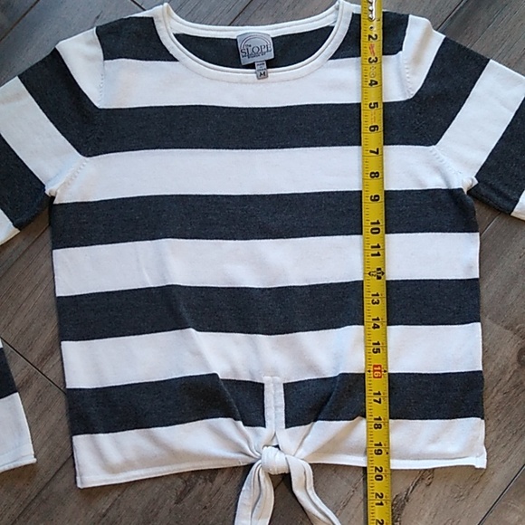 The Slope Brooklyn N.Y. Black,White Stripe Top/Sweater with front tie size M - Picture 5 of 10